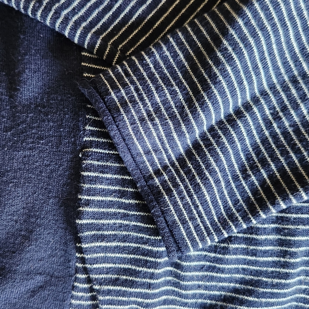 Duluth Trading Co lightweight sweatshirt - Picture 2 of 6